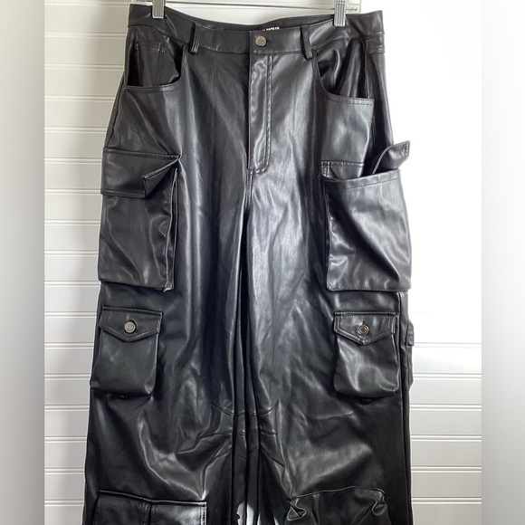 FashionNova City Is Mine Faux Leather Cargo Pant - Black XL - Picture 4 of 8